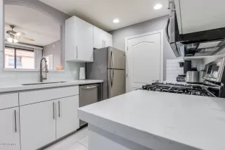 Photo #4: 6316087 Listing