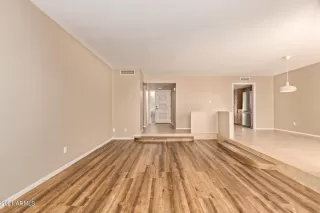 Photo #4: 6316135 Listing