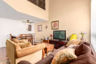 Photo #5: 6316212 Listing