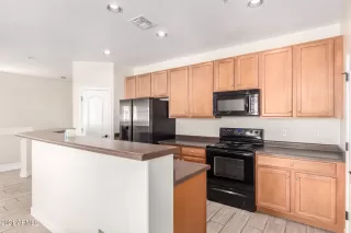 Photo #2: 6316681 Listing