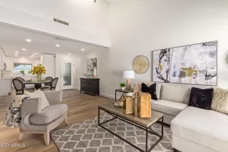 Photo #6: 6316905 Listing