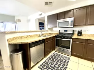 Photo #4: 6316938 Listing