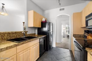 Photo #5: 6317181 Listing 