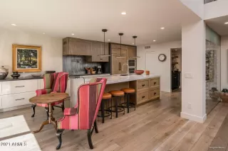 Photo #5: 6317525 Listing