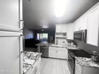 Photo #5: 6317598 Listing