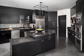 Photo #3: 6317610 Listing