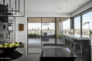 Photo #5: 6317610 Listing