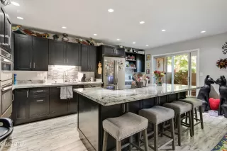 Photo #5: 6318118 Listing