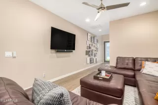 Photo #6: 6318176 Listing