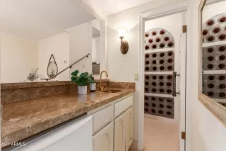 Photo #6: 6318729 Listing