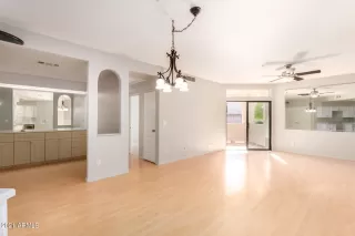 Photo #2: 6319187 Listing 