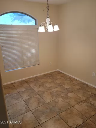 Photo #6: 6319919 Listing