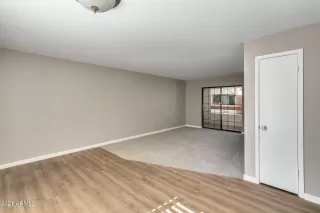 Photo #4: 6319931 Listing