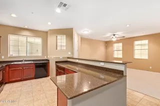 Photo #5: 6319995 Listing