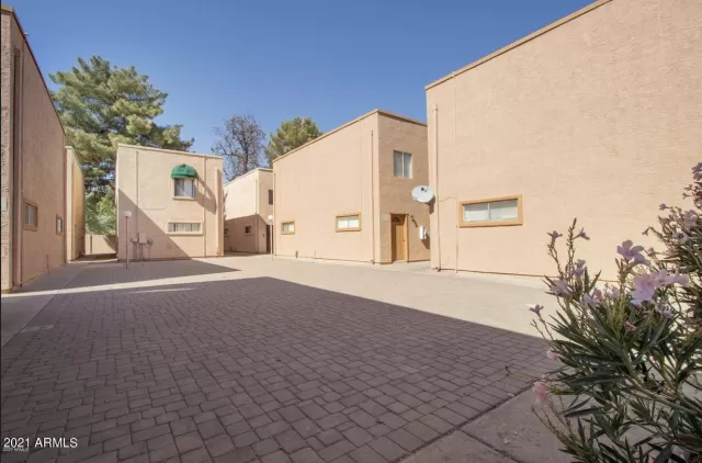 MLS: 6320086 Condo For Sale