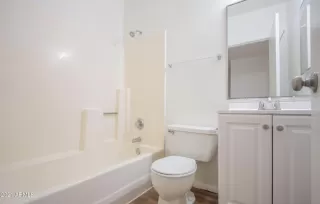 Photo #5: 6320086 Listing 