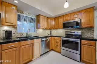 Photo #5: 6320892 Listing