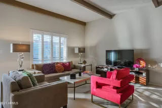 Photo #6: 6320892 Listing