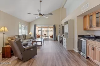 Photo #5: 6320990 Listing