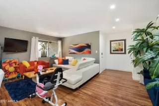 Photo #3: 6321000 Listing