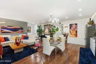 Photo #5: 6321000 Listing