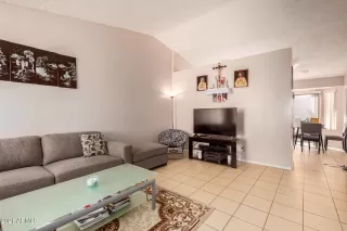 Photo #4: 6321197 Listing