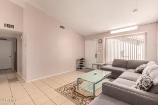 Photo #5: 6321197 Listing