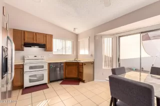 Photo #6: 6321197 Listing