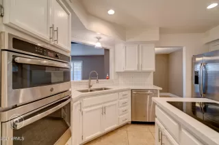 Photo #3: 6321824 Listing