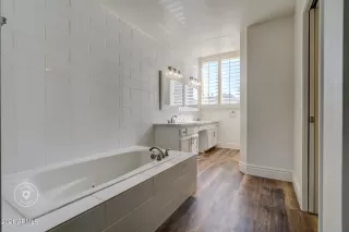 Photo #6: 6321824 Listing