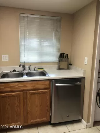 Photo #5: 6322449 Listing