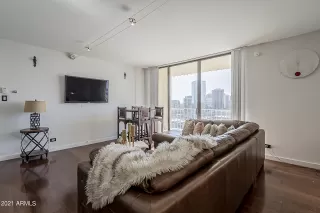 Photo #5: 6322499 Listing