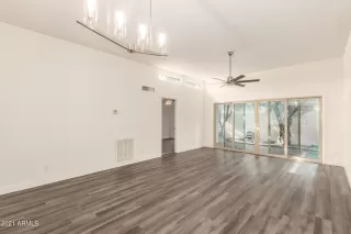 Photo #6: 6322523 Listing