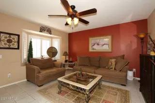 Photo #5: 6322618 Listing