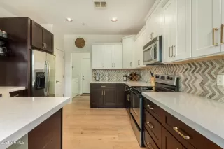 Photo #4: 6322946 Listing