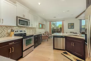 Photo #6: 6322946 Listing