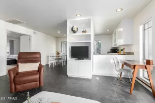 Photo #2: 6323186 Listing