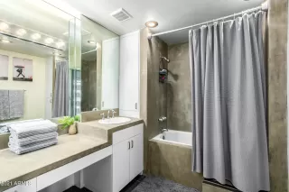 Photo #5: 6323186 Listing