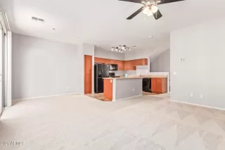 Photo #6: 6323222 Listing