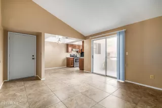 Photo #5: 6323235 Listing