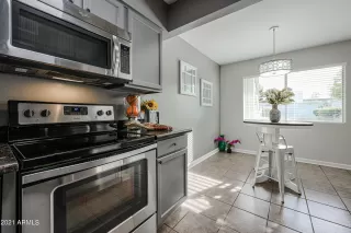 Photo #5: 6323243 Listing