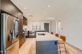 Photo #4: 6323638 Listing