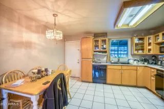 Photo #6: 6323725 Listing