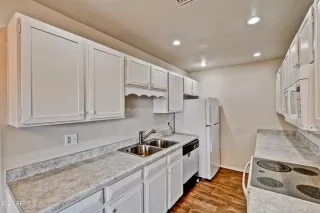 Photo #6: 6323809 Listing