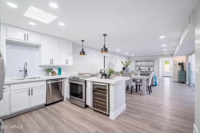 MLS: 6324545 Condo For Sale