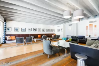 Photo #5: 6324941 Listing