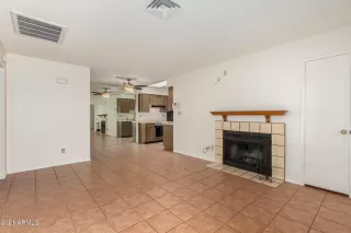 Photo #5: 6325045 Listing