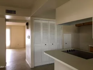 Photo #4: 6325125 Listing