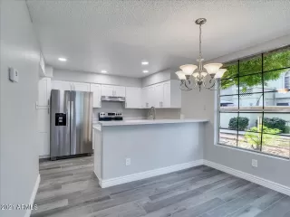 Photo #6: 6325631 Listing