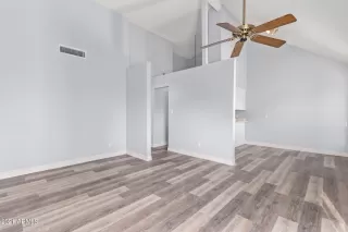 Photo #4: 6325659 Listing